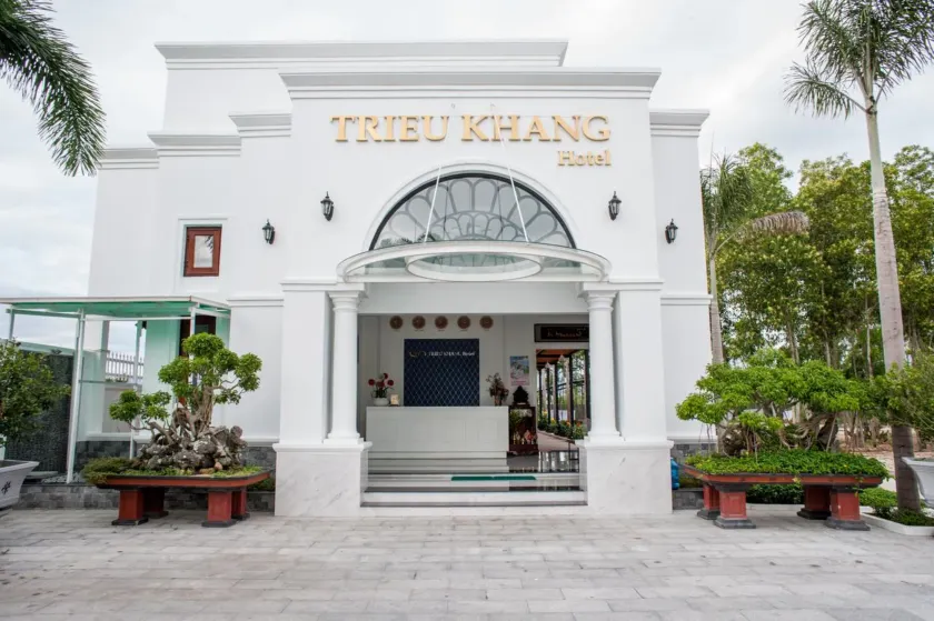 Trieu Khang Hotel gần sân bay Cam Ranh near Cam Ranh Airport - Image 1