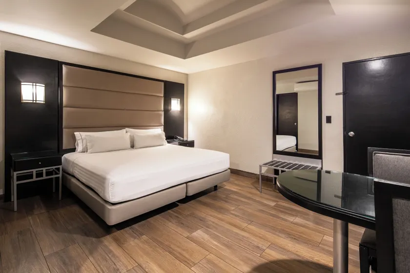 Hotel Astor Tijuana - Image 1