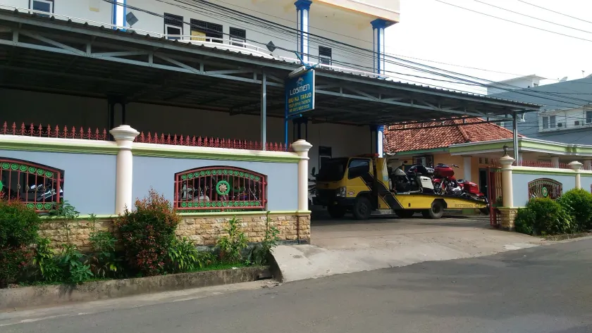 Losmen Ibu Hj. Tarjo - Image 1