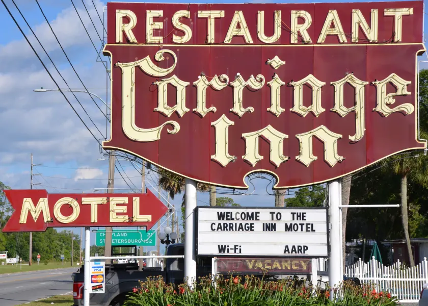 Carriage Inn Motel - Image 1