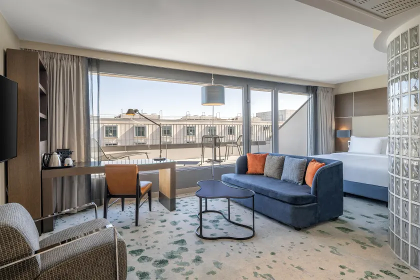 Hilton Geneva Hotel and Conference Centre - Image 1
