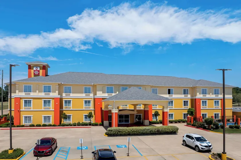 Best Western Plus - Magee Inn & Suites - Image 1