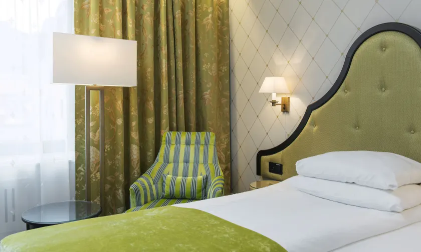 Hotel Bristol - Image 1