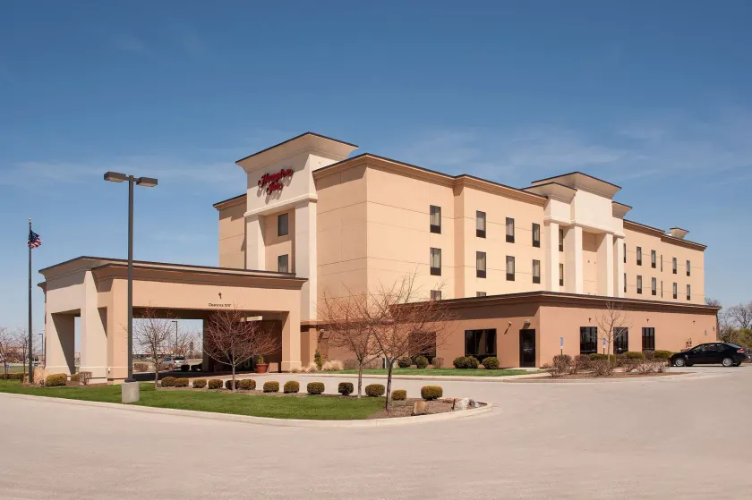 Hampton Inn Macomb - Image 1