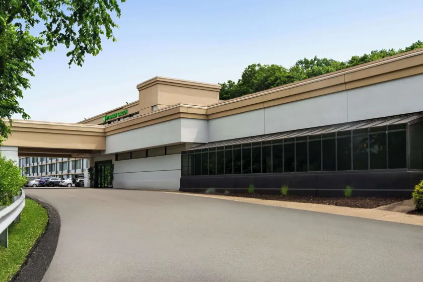 Wyndham Garden Inn Pittsburgh Airport - Image 1