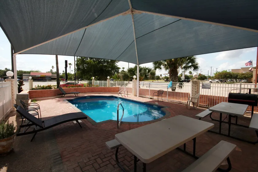 Edinburg Executive Inn - Image 1