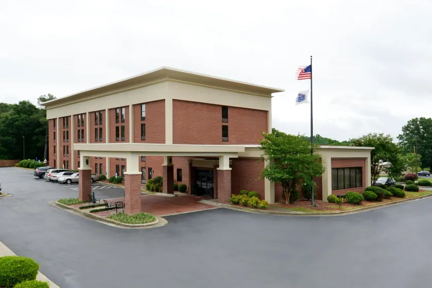 Hampton Inn Roxboro - Image 1