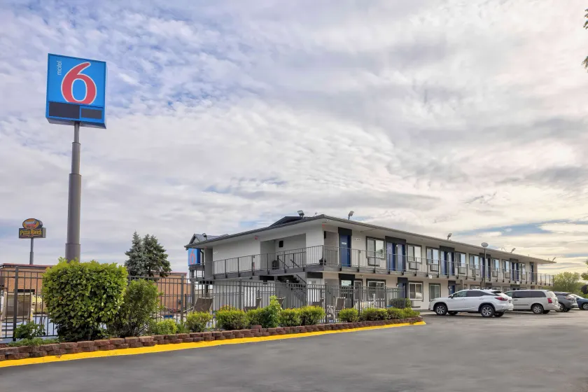 Motel 6-Oshkosh, WI - Image 1