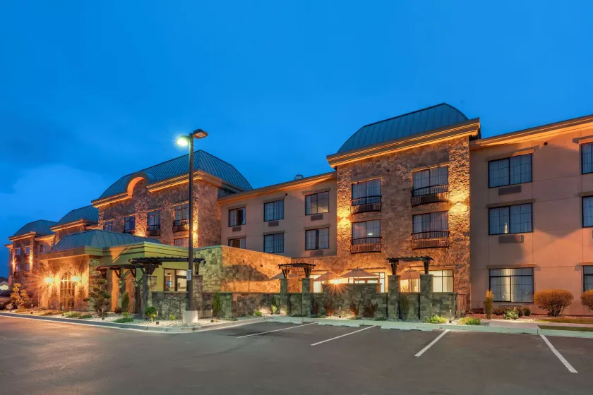 Best Western Premier Pasco Inn and Suites - Image 1