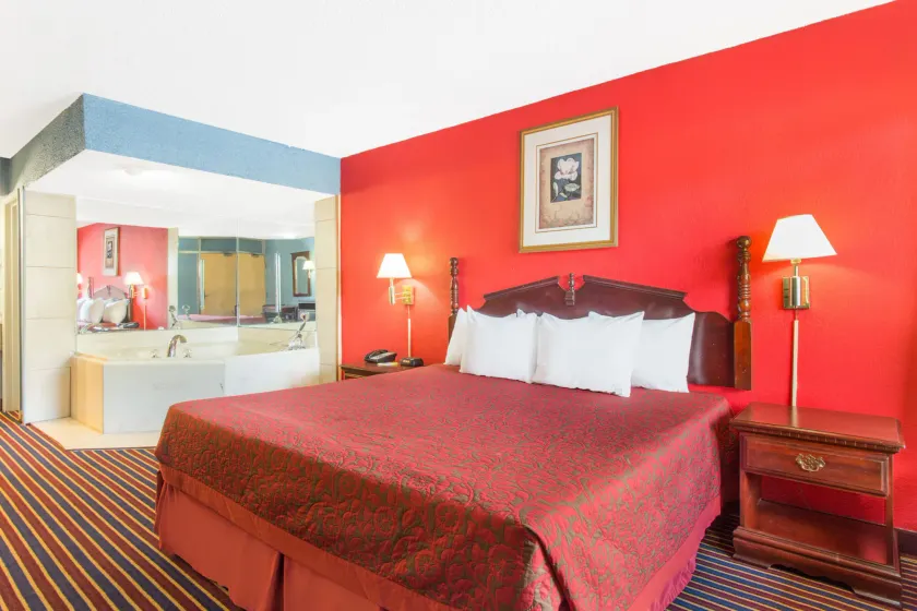 Hotel Inn Albany - Image 1