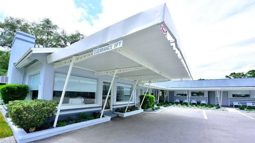 Sun Plaza Motel - Image 1
