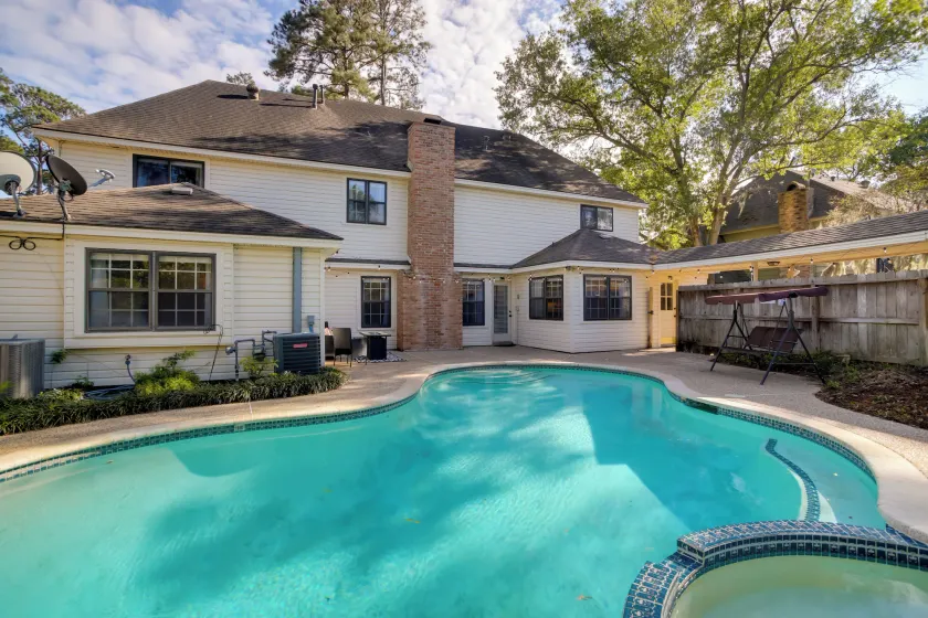 Roomy Houston Rental w/ Home Office & Private Pool - Image 1
