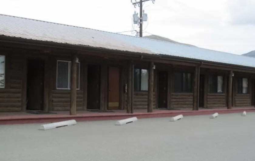 Bellevue High Country Motel - Image 1