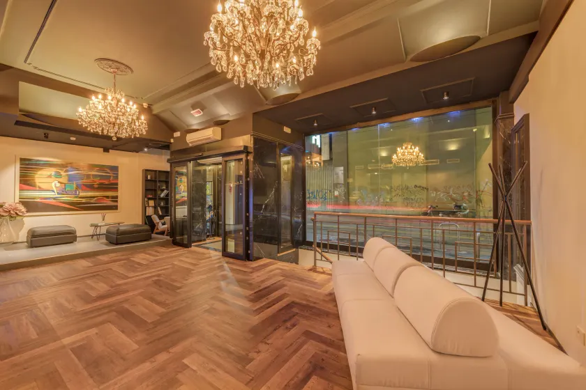 Hotel Roxy - Image 1