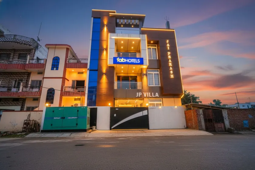 Fabhotel JP Villa - Nr Stadium - Image 1