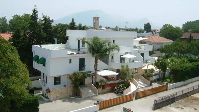 Hotel Paistos Paestum - Image 1