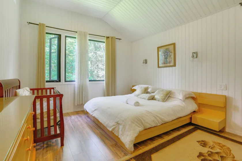 6 Mi to State Park: Monticello Cabin! - Image 1