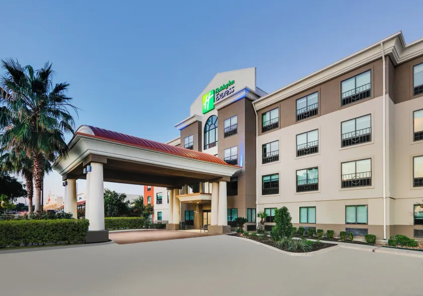 Holiday Inn Express & Suites San Antonio NW near SeaWorld by IHG - Image 1