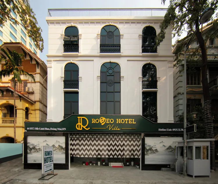Romeo 2 Hotel - 44BT2 Bắc Linh Đàm - by BAY LUXURY - Image 1