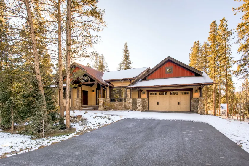 Christie Heights Lodge, Luxury Living on Peak 8 - Image 1