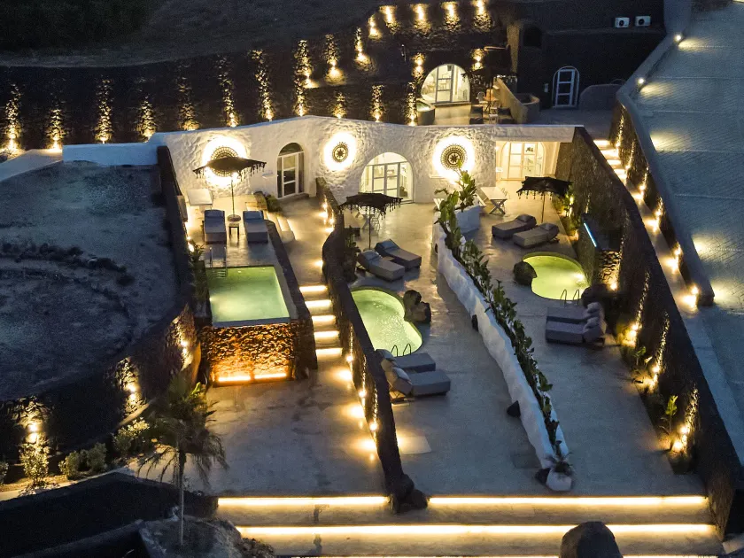 Theano Cave Suites & Villas - Image 1