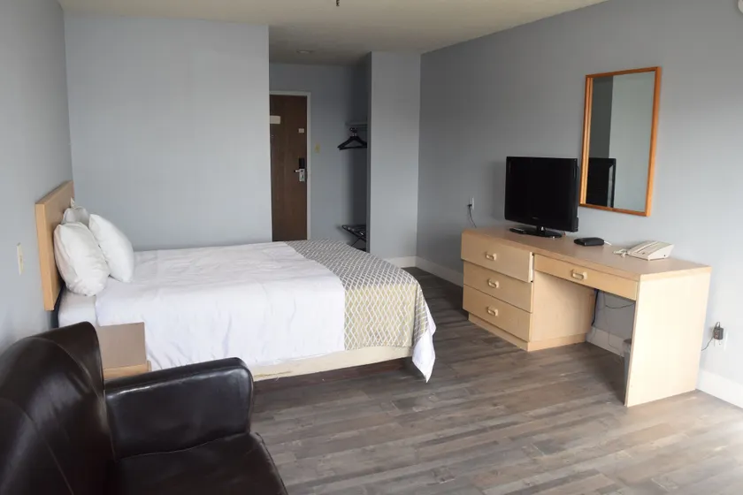 Venture Inn Hotel - Image 1