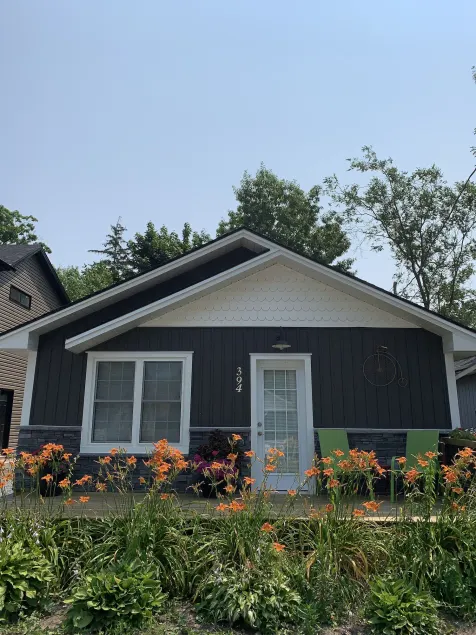 Sandy Cove Cottage - Image 1