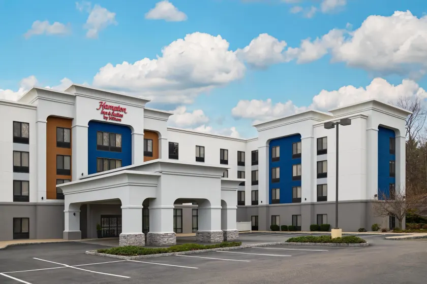 Hampton Inn & Suites Parsippany/North - Image 1
