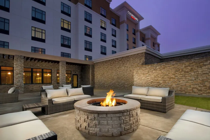 Courtyard by Marriott Dallas DFW Airport North/Grapevine - Image 1