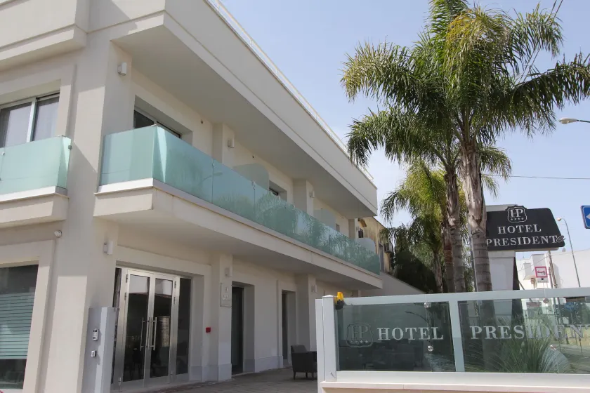 Hotel Presidente - Image 1