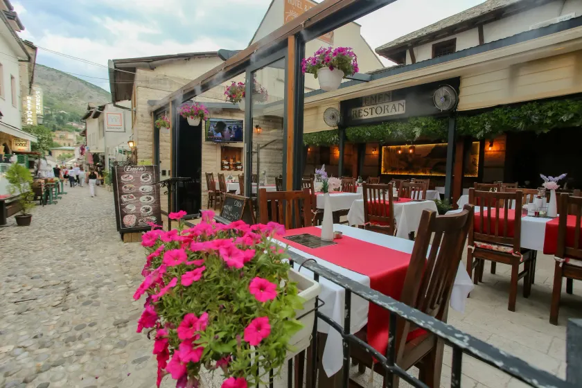 Hotel Emen - Image 1