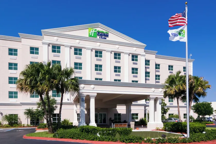 Holiday Inn Express & Suites Miami Kendall by IHG - Image 1