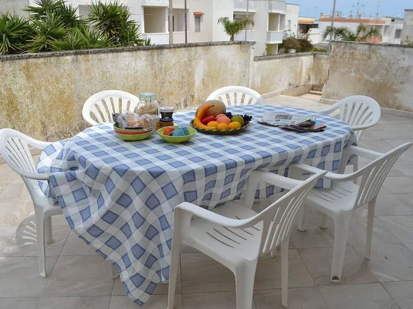 Charming Holiday Home Near The Beach With A Terrace, Pets - Image 1
