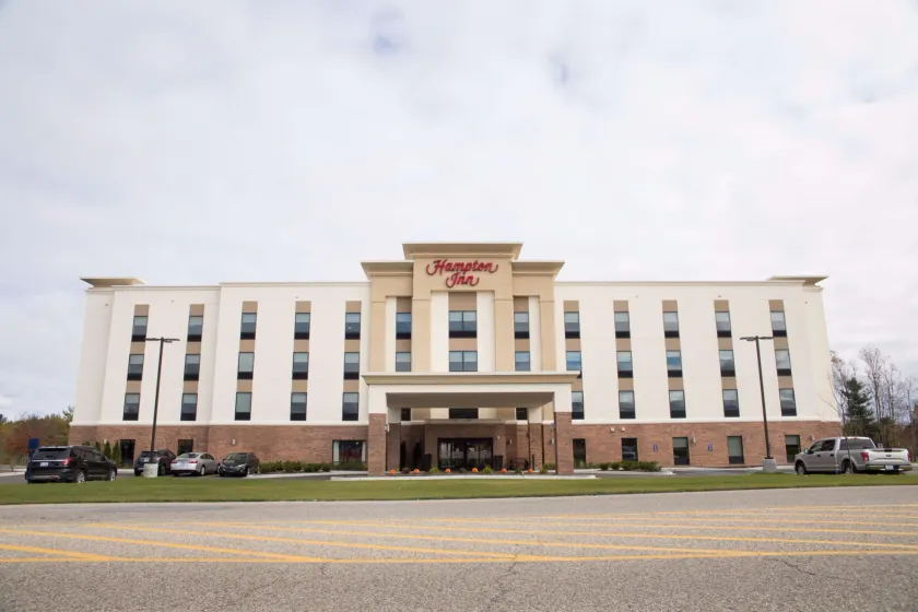 Hampton Inn Big Rapids - Image 1