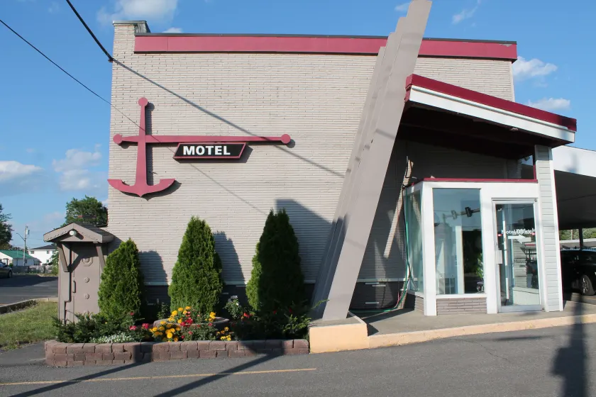 Elect Inn 5 - Image 1