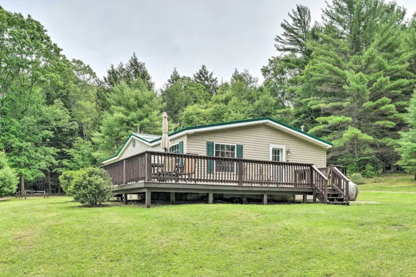 Deck, Fire Pit & Yard: Mountain Escape! - Image 1