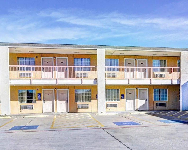 Nites Inn - Image 1