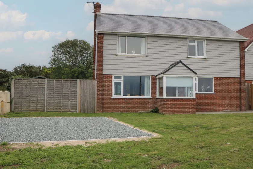 Walmer Court Farmhouse - Image 1