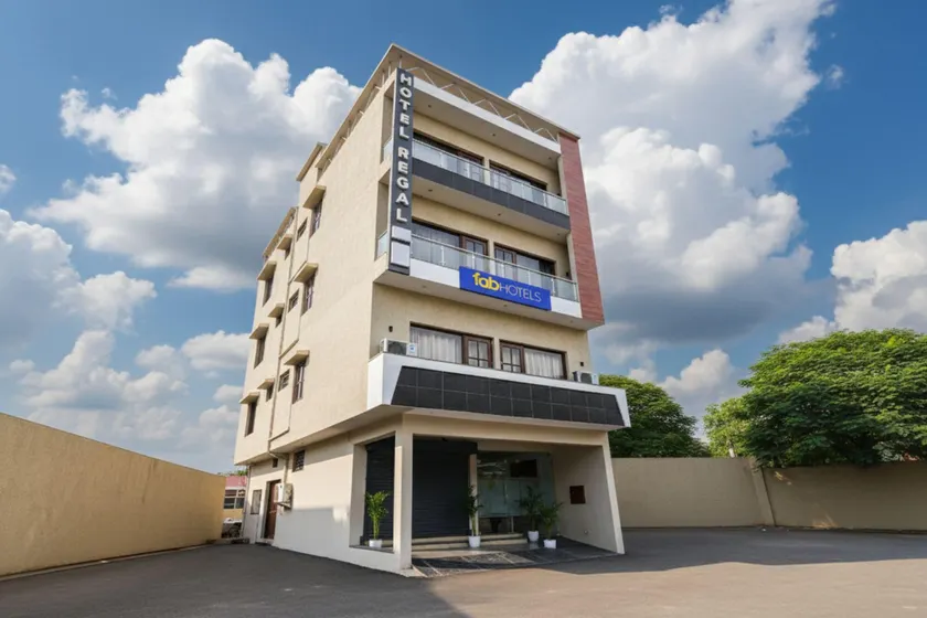 FabHotel Regal Palace Stay - Image 1