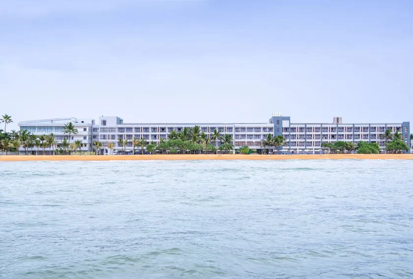 Jie Jie Beach Hotel - Image 1