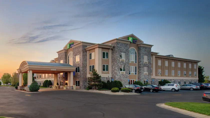 Holiday Inn Express Hotel & Suites Saginaw by IHG - Image 1