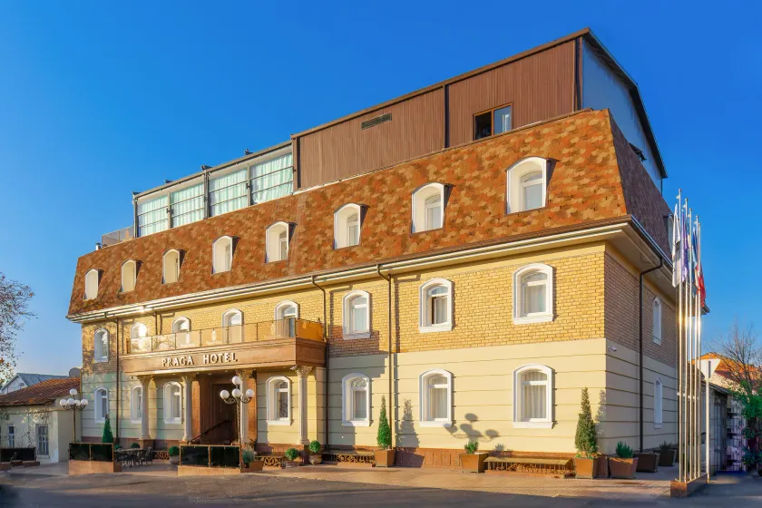 Praga Hotel - Image 1