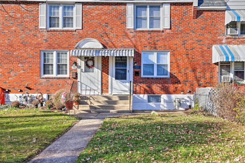 The Gallery, an Allentown Retreat w/ Views! - Image 1