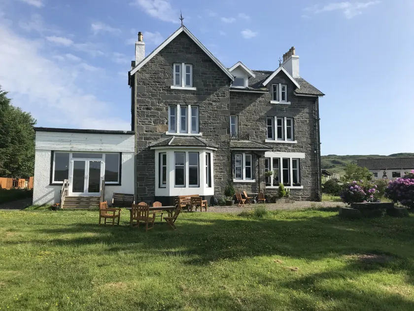 Loch Shiel Hotel - Image 1