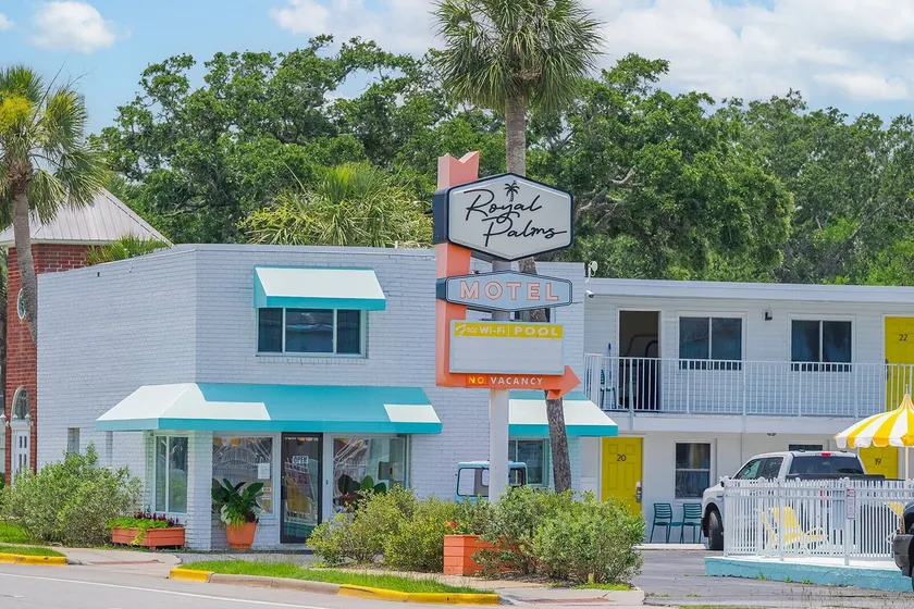 Royal Palms Motel - Image 1