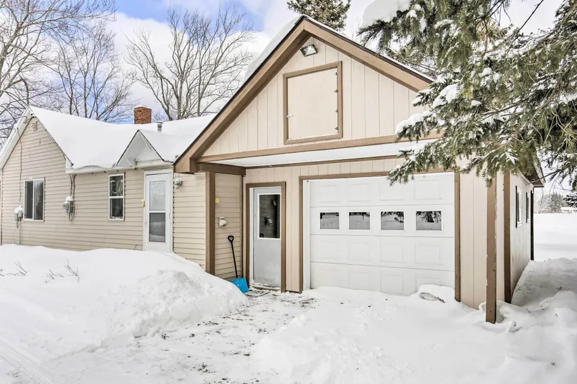 Cozy Chassell House - 10 Mi to Portage Lake! - Interiør