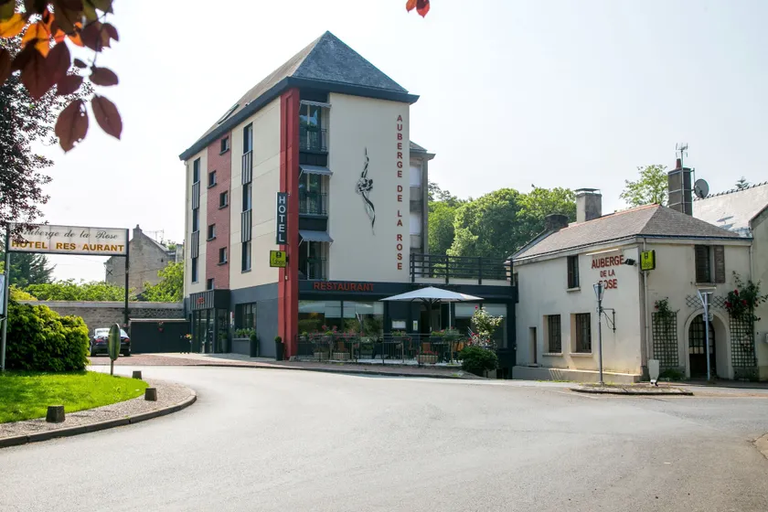 Logis Hôtel Auberge de la Rose - Image 1
