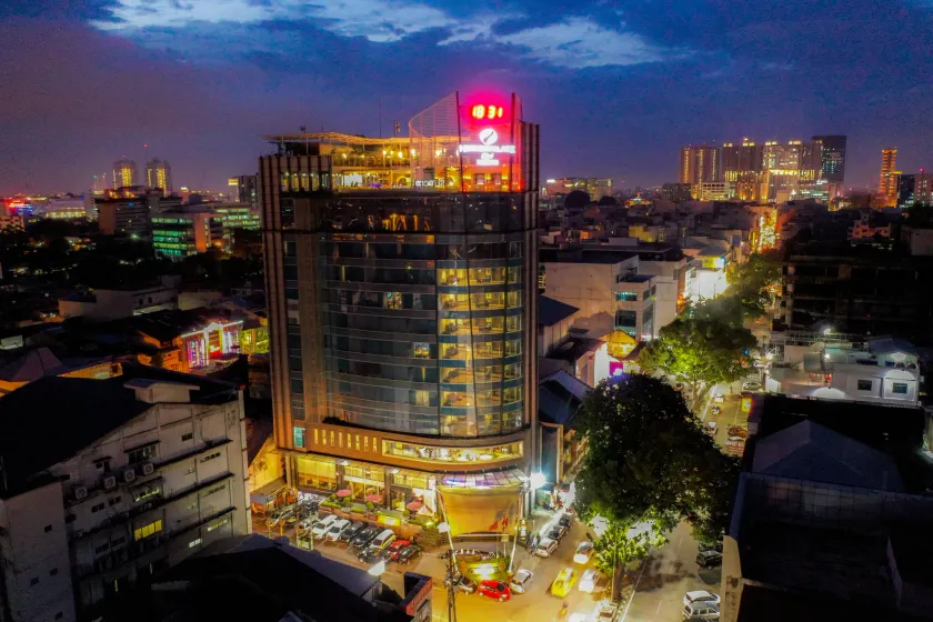 Hermes Palace Hotel Medan - Image 1