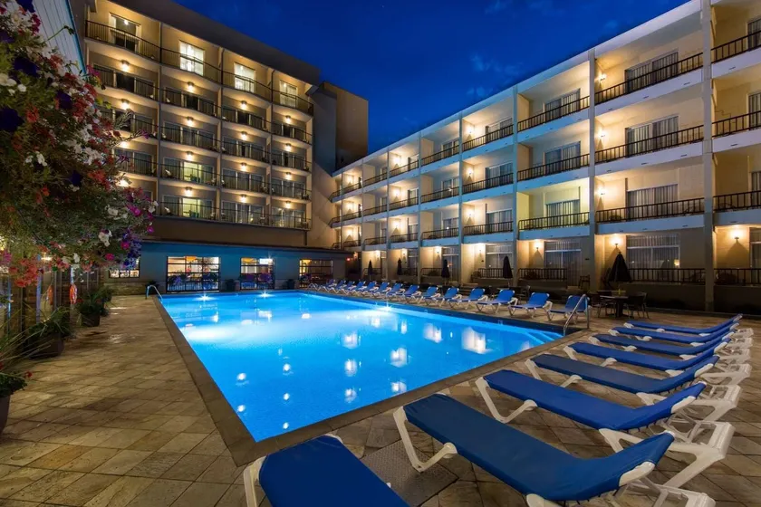 Coast Capri Hotel - Image 1