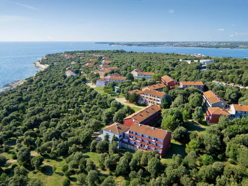 Lanterna Resort - Image 1
